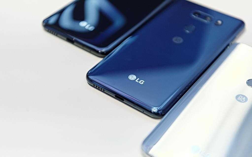 Backside view image of LG V30 smartphones.