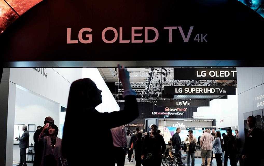 An image of new 2017 LG OLED tunnel at Berlin IFA 2017.
