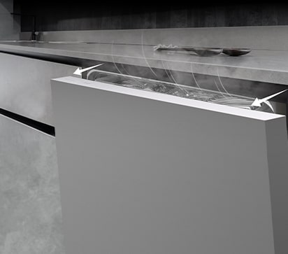 דלת המדיח נפתחת אוטומטית לאחר סיום המחזור כדי לייבש את הכלים באופן טבעי. 