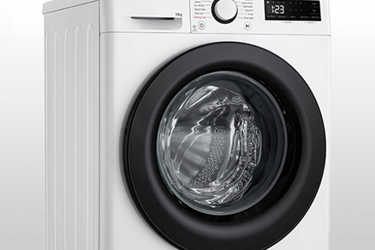 תמונה של מכונת כביסה בה ניתן לראות בבירור את דלת הזכוכית המחוסמת.