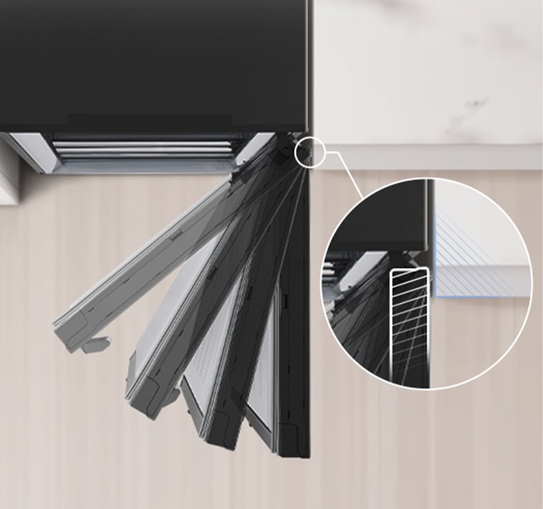 מבט מלמעלה על מקרר המותקן בסמוך לקיר, עם ציר דלת שמאפשר פתיחה מלאה ללא מרווח מהקיר.