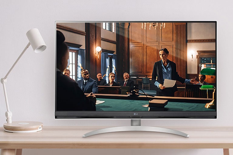 מסך UHD 4K (3840x2160) בגודל 32 אינץ' מספק איכות תמונה מעולה וצבעים מדויקים, עם DCI-P3 90% (טיפוסי). 	