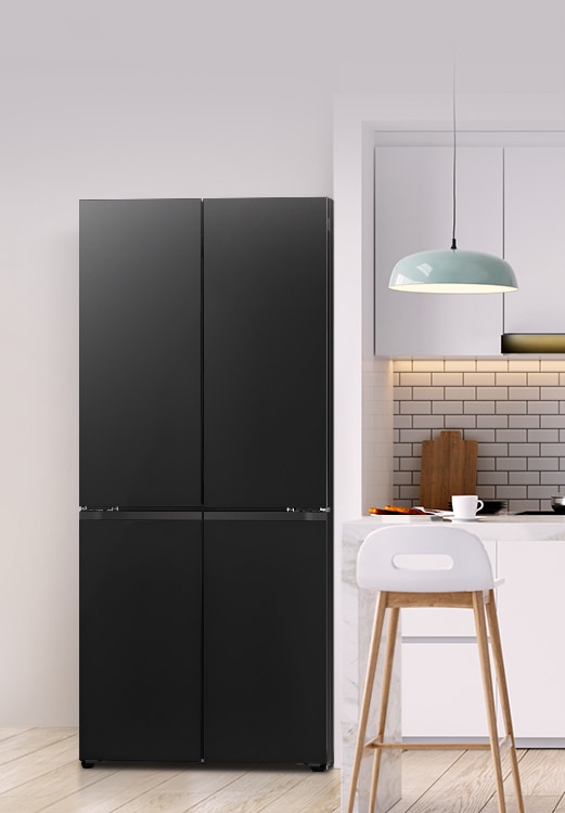 מקרר LG בעיצוב יוקרתי המשתלב בצורה מושלמת בחללי מטבח מודרניים.