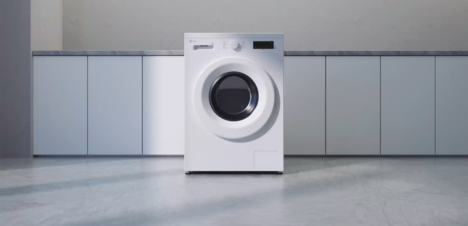 התמונה מציגה שהמכונה מתאימה למרחבים קומפקטיים ושהחלק העליון שלה ניתן להסרה