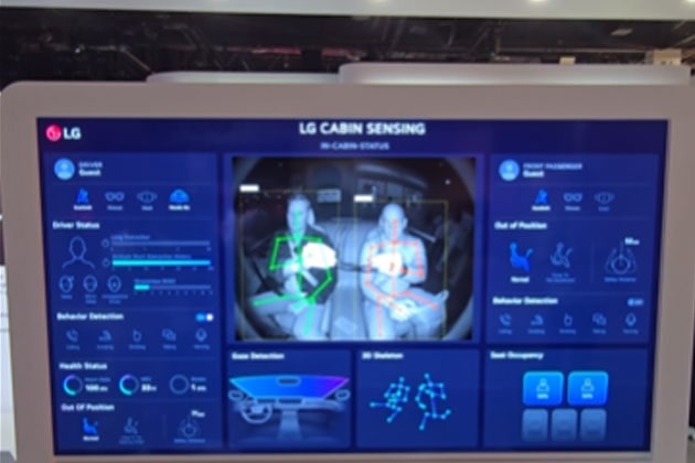 Booth_Tour_with_JerryRigEverything