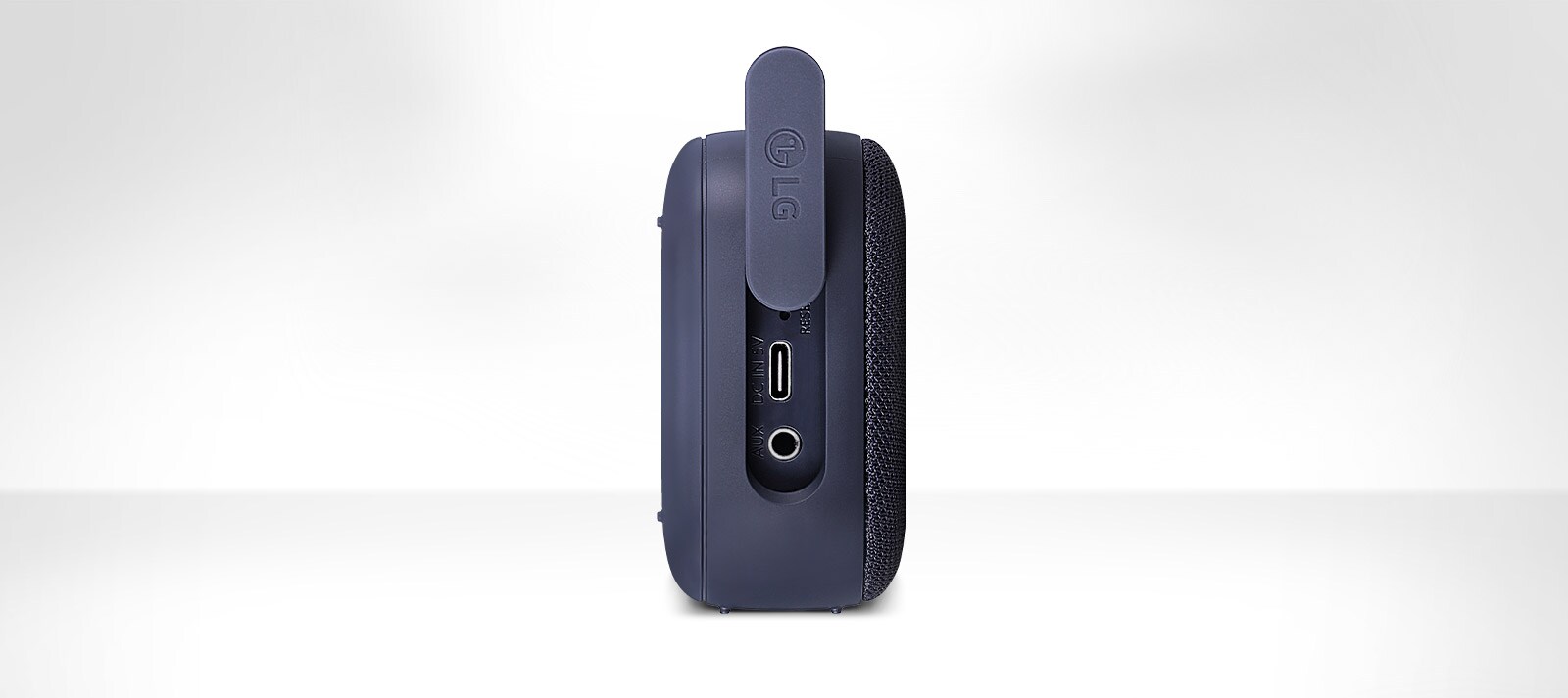 מבט אחורי אנכי של LG XBOOMGo PN1.