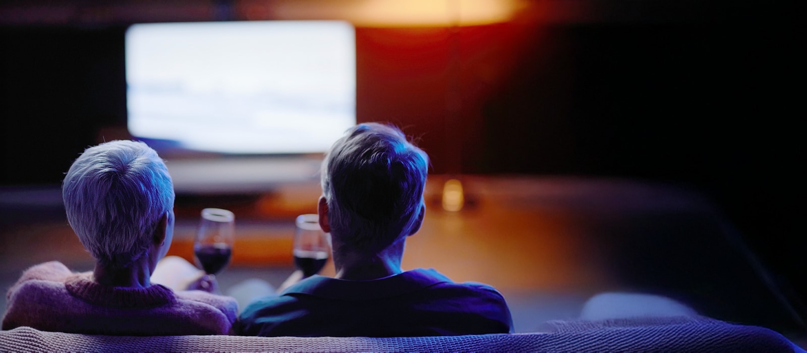 טלוויזיית LG לקשישים: נגישות, שליטה קולית, וקלות שימוש