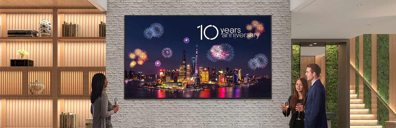 בטרקלין החברה ישנו מסך UH5N-M גדול המותקן על הקיר. המסך הגדול מציג תמונות בצורה חיה, ותופס בקלות את תשומת לב האנשים. 