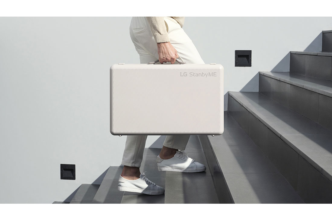 LG 2023 LG StanbyME GO - מסך מגע חכם נייד 27 אינץ' הניתן לנשיאה בעל סוללה לשלוש שעות, Life style 6, 27LX5QKNA, thumbnail 17