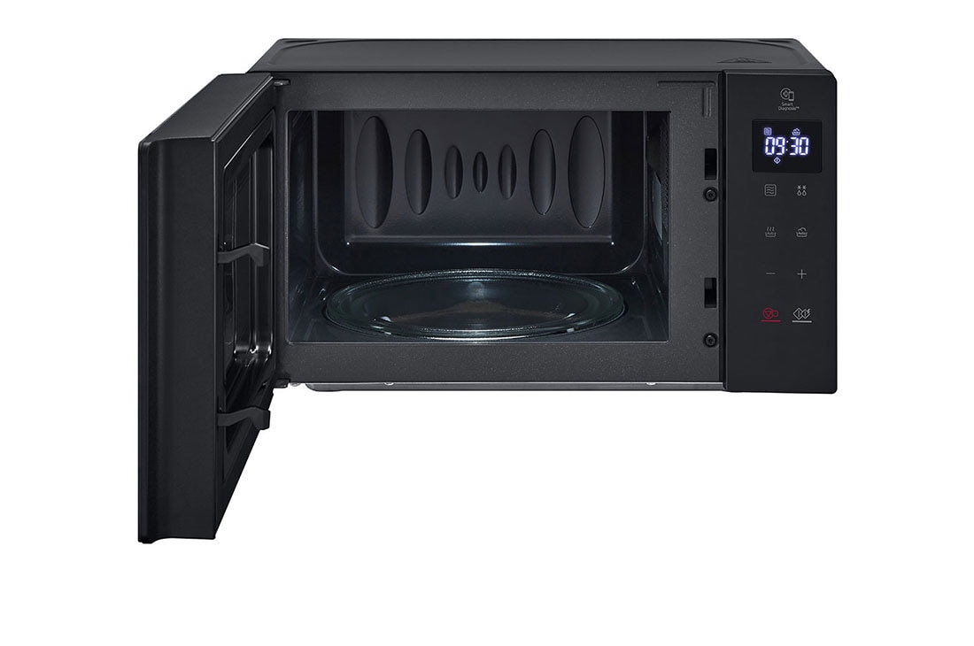 LG מיקרוגל NeoChef™ LG שחור עם קיבולת של 20 ליטר, חזית, פתוח ומזון בפנים, MS2032GAS, thumbnail 4