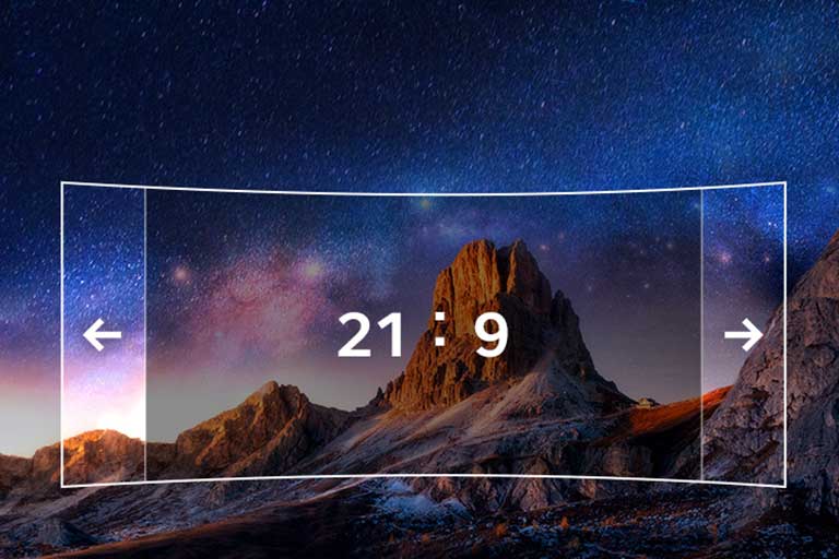 תמונה המציגה יחס רוחב-גובה של 21:9 מוצגת על מסך עם רקע נוף טבעי.