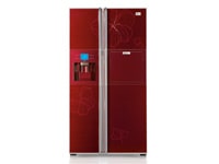 מקרר Side by Side עם אלמנטים מעוטרים בקריסטלים של סברובסקי (Crystalized™ Swarovski)1