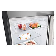 LG המקפיא העליון החדש של LG עם <br>™Smart Inverter וטכנולוגיית ™LINEAR Cooling בנפח 461 ליטר, מבט מקרוב על המגש הנשלף, GR-M6682SE, thumbnail 10