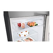 LG המקפיא העליון החדש של LG עם <br>™Smart Inverter וטכנולוגיית ™LINEAR Cooling בנפח 461 ליטר, מבט מקרוב על המגש הנשלף, GR-B6681SE, thumbnail 6