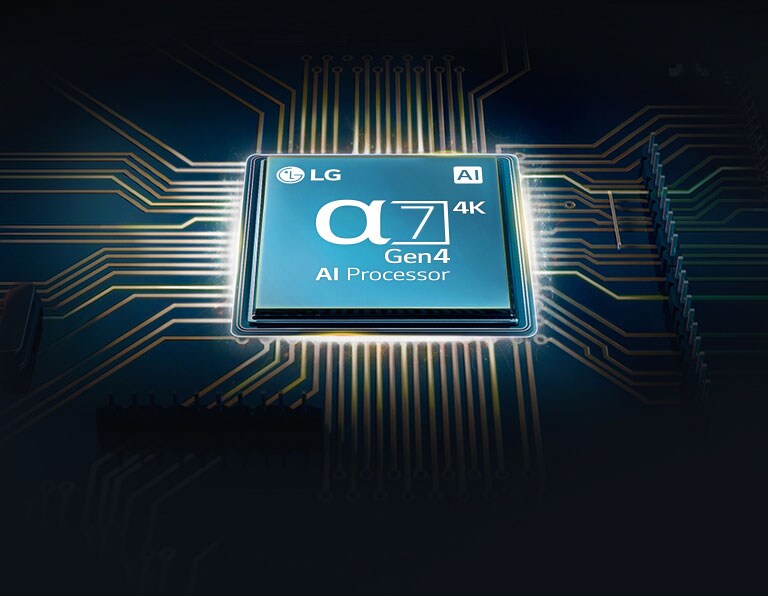 תמונה של השבב המרובע של אלפא 7 עם פסים של אור המוקרנים ממנו החוצה על רקע שחור.