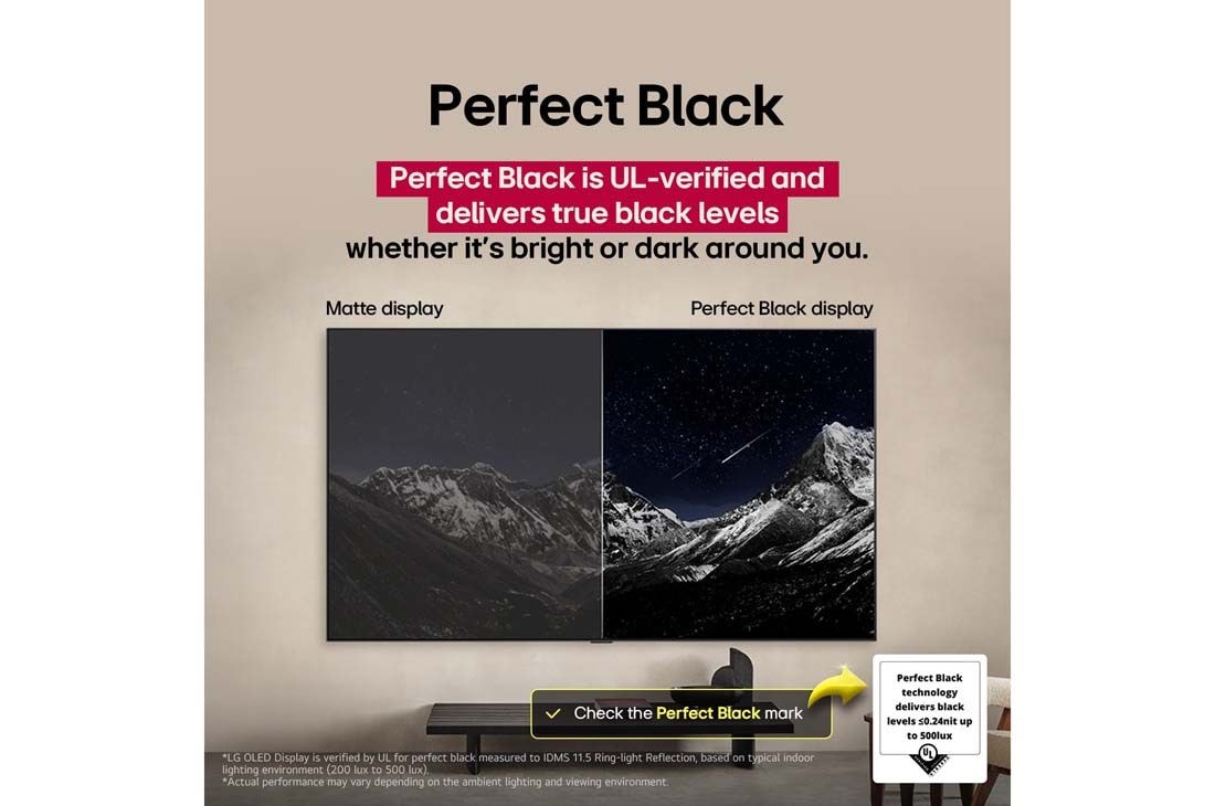 LG טלוויזיה חכמה LG OLED evo AI C5 4K 144Hz בגודל ‏48 אינץ', עם AI Magic remote ו-webOS25 ‏2025 , חלל סלון עם Wall Mounted LG OLED TV. בטלוויזיה ניתן לראות רכס הרים על רקע שמי ערב חשוכים מלאים בכוכבים. הסצנה מחולקת לשניים כדי להראות כיצד טכנולוגית השחור המושלם מספקת רמות אמיתיות של שחור בין אם מוא, OLED48C56LA, thumbnail 7