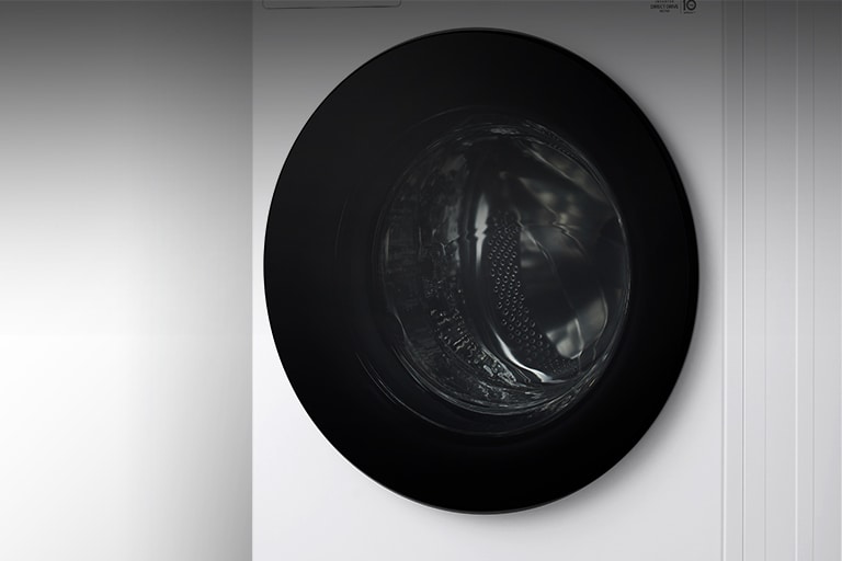 מוצגת תמונה המציגה את פנים מכונת הכביסה