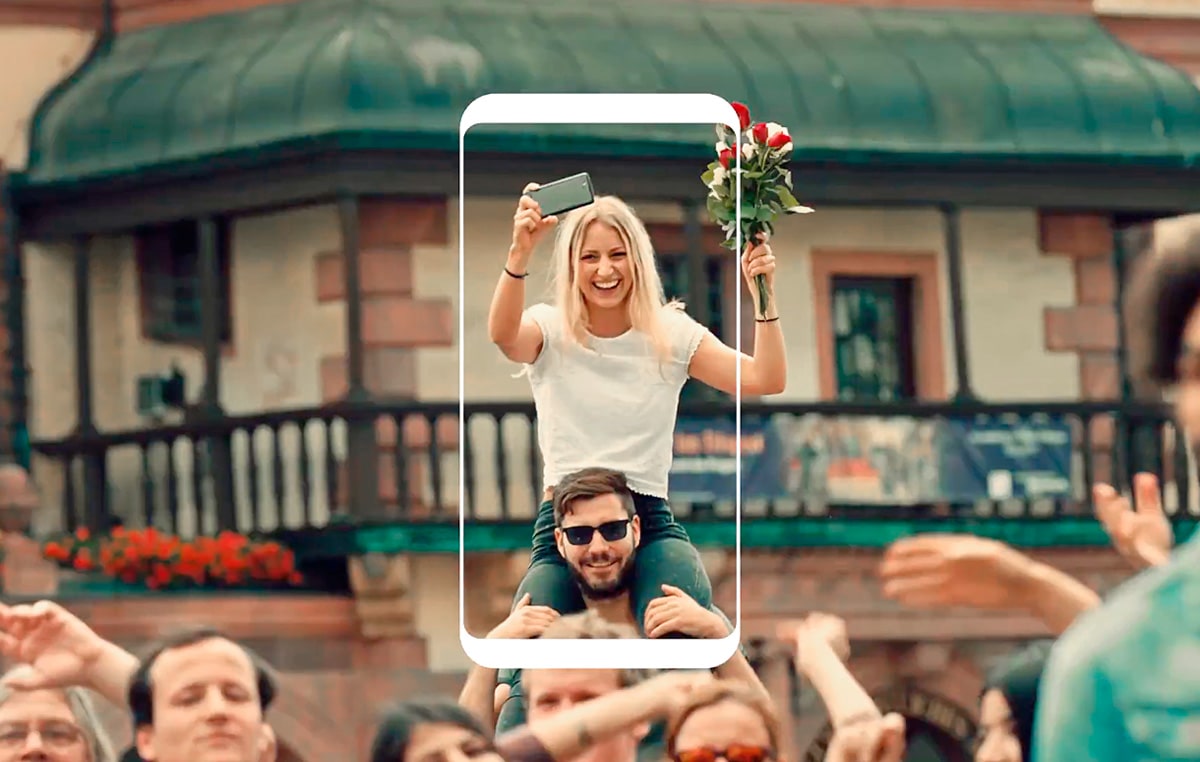 M700A-Gold-32GB_Live-out-of-bounds_Video-Thumbnail01_170817