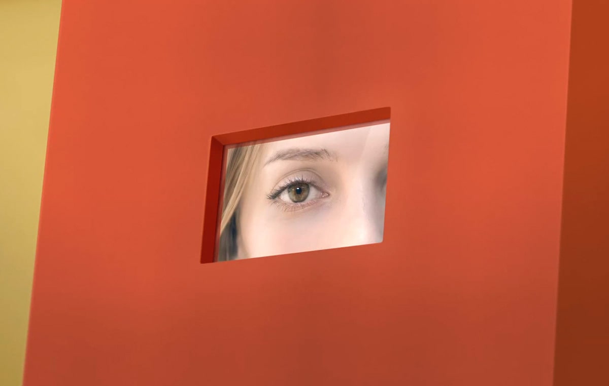 M700A-Gold-32GB_Live-out-of-bounds_Video-Thumbnail06_170817