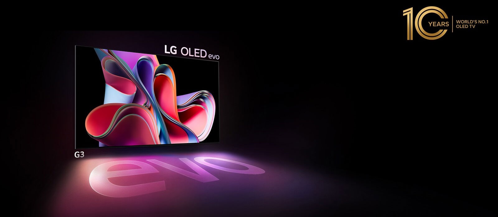 LG OLED G3 evo در فضای تاریک به روشنی می‌درخشد. و در بالا و سمت راست، لوگوی مربوط به جشن دهمین سالگرد OLED قابل مشاهده است.