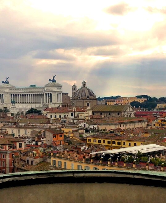 Immagine panoramica di Roma.