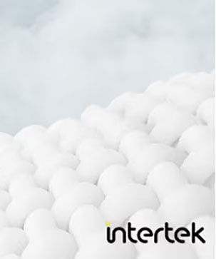 يظهر على الخلفية قماش ناعم.