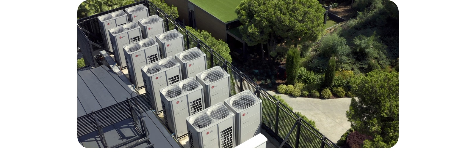 تُظهر هذه الصورة مثالاً على تركيب أنظمة التدفئة والتهوية وتكييف الهواء (HVAC).