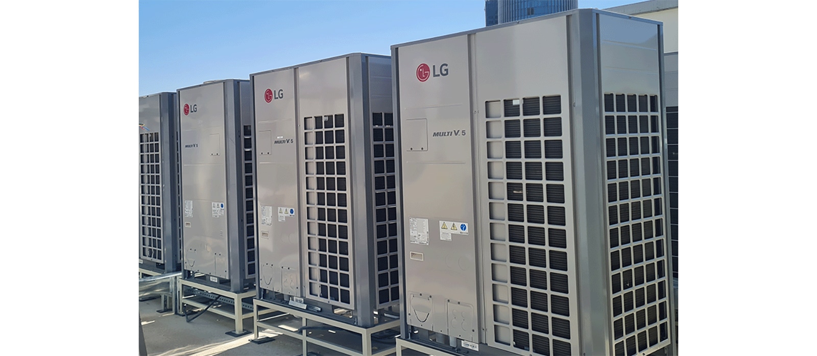 Multi V 5 في أعلى المبنى