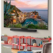 LG تلفزيون LG OLED evo AI C5 مقاس 55 بوصة بدقة 4K 144Hz ومدعوم بجهاز التحكم AI Magic remote وواجهة webOS25 طراز عام 2025 , منظر واسع لغرفة معيشة أنيقة وملونة. تلفزيون LG OLED evo AI C5E 4K Smart TV مثبت على الحائط مع مكبر صوت LG Soundbar أسفله. يتناغم تصميم التلفزيون بشكل جيد مع المساحة. يوجد على شاشة التلفزيون عمل فني مل, OLED55C56LA, thumbnail 14