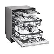 LG غسالة صحون إل جي ™QuadWash بتصميم مدمج إعداد المكان 14، تقنية EasyRack™ Plus، محرك الدفع المباشر، تقنية ThinQ, منظر أمامي من الجانب الأيسر لغسالة أطباق ممتلئة بالأواني والأطباق مع فتح الباب, DBC425TS, thumbnail 11