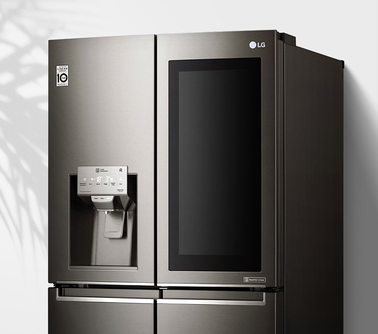 InstaView Door-in-Door™/levant_en/images/RF/features/Global_P-Next3_InstaView_BlackSTS_HF_2018_Feature_02_InstaViewDID_01_M.jpg