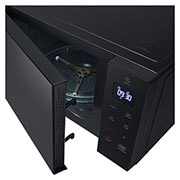 LG NeoChef Microwave 30L - Smart Inverter, Even Heating, Even Defrosting, perspective display Detail with food, MS3032JAS, thumbnail 5