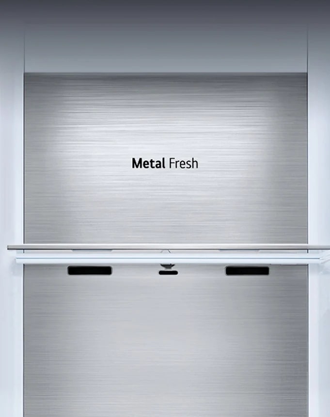  The front view of the metallic Metal Fresh panel with the "Metal Fresh" logo showing. 