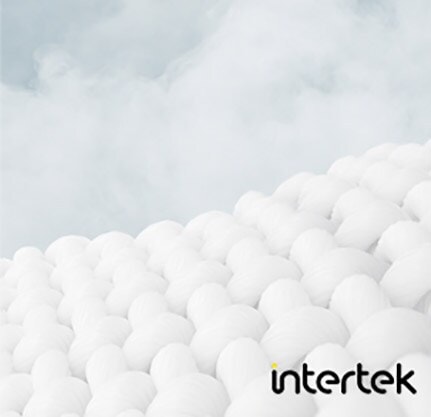 to be showing the fabric of the quilt.