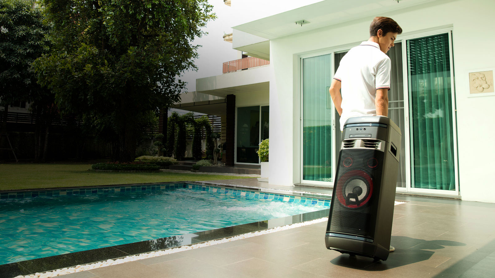 Music on the Move Anytime and Anywhere<br>1