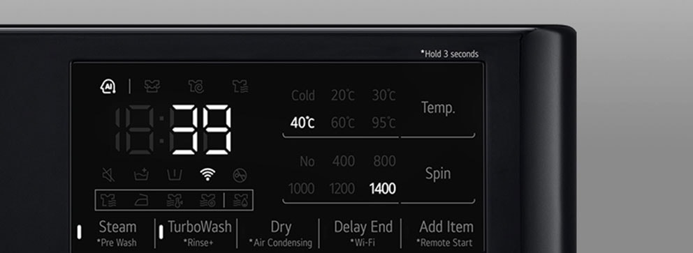 Išdidintas skalbyklės skydelio vaizdas su aiškiai matomu ekranu.