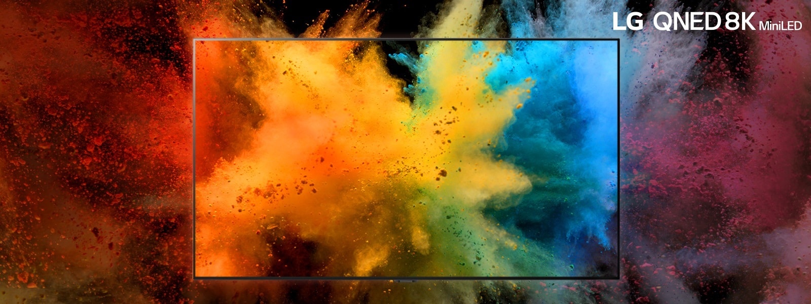 QNED ir „NanoCell“ tipografinis judesys sutampa ir sprogsta į spalvotus miltelius. 