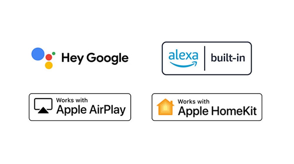 Keturi logotipai, rodomi tokia eilės tvarka: „Hey Google“, „Alexa built-in“, „Works with Apple AirPlay“, „Works with Apple HomeKit“.