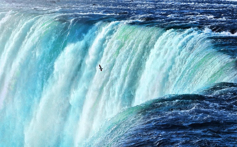 Panirkite į garsą<br>su „Ultra Surround“2