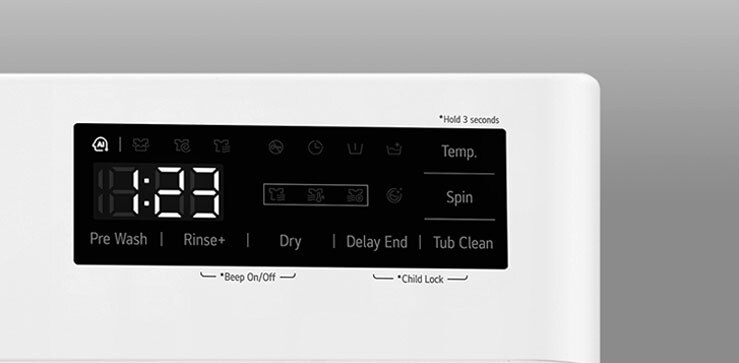 Išdidintas skalbyklės skydelio vaizdas su aiškiai matomu ekranu.