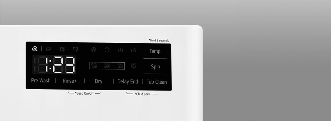 Išdidintas skalbyklės skydelio vaizdas su aiškiai matomu ekranu.