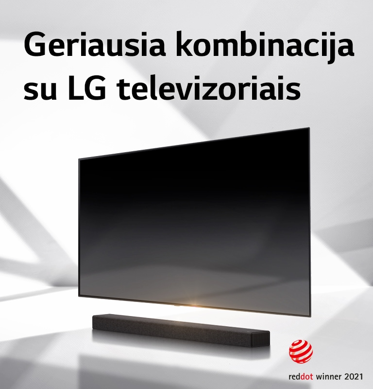 Horizontalusis garsiakalbis ir televizorius pastatyti ant baltų grindų, o už jų krenta šešėlis iš lauko.