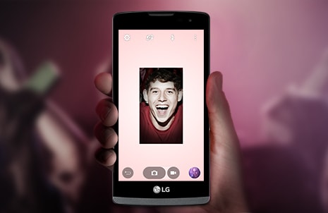 Priekinio fotoaparato apšvietimas