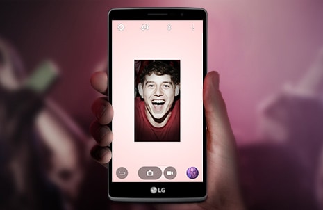 Priekinio fotoaparato apšvietimas