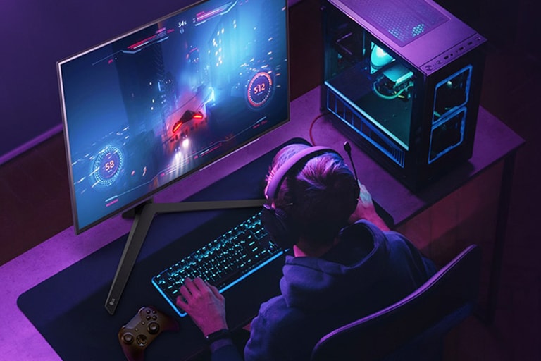 QHD OLED@240Hz per HDMI 2.1.	