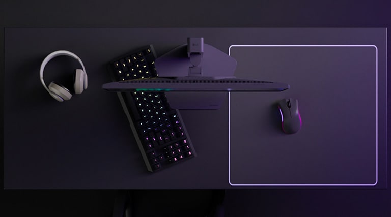 UltraGear G5 žaidimų monitorius (25G590B) su kompaktišku stovu, sukurtas konkurenciniam elektroniniam sportui ir suteikia daugiau stalo vietos klaviatūrai bei pelei.