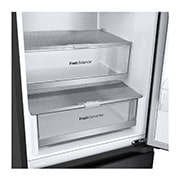 LG Šaldytuvas su šaldikliu&nbsp;apačioje |2.03m |&nbsp;&nbsp;387L | Juoda |&nbsp;C klasė | DoorCooling | Total No Frost&nbsp;| GBV7280CEV, inside angle view, GBV7280CEV, thumbnail 6