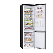 LG Šaldytuvas su šaldikliu&nbsp;apačioje |2.03m |&nbsp;&nbsp;387L | Juoda |&nbsp;C klasė | DoorCooling | Total No Frost&nbsp;| GBV7280CEV, left side door open view with food, GBV7280CEV, thumbnail 7