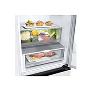 LG Šaldytuvas su šaldikliu&nbsp;apačioje | 1.86m |&nbsp;344L | Baltas |&nbsp;D&nbsp;klasė | DoorCooling | Total No Frost&nbsp;| GBV3100DSW, Drawers with food, GBV3100DSW, thumbnail 5