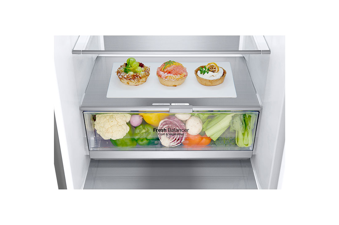 LG šaldytuvas su šaldikliu apačioje | 1.86m | 344L | Sidabras | C klasė | DoorCooling+™ | Fresh Converter™, inside view with food, GBV7180CPY, thumbnail 8